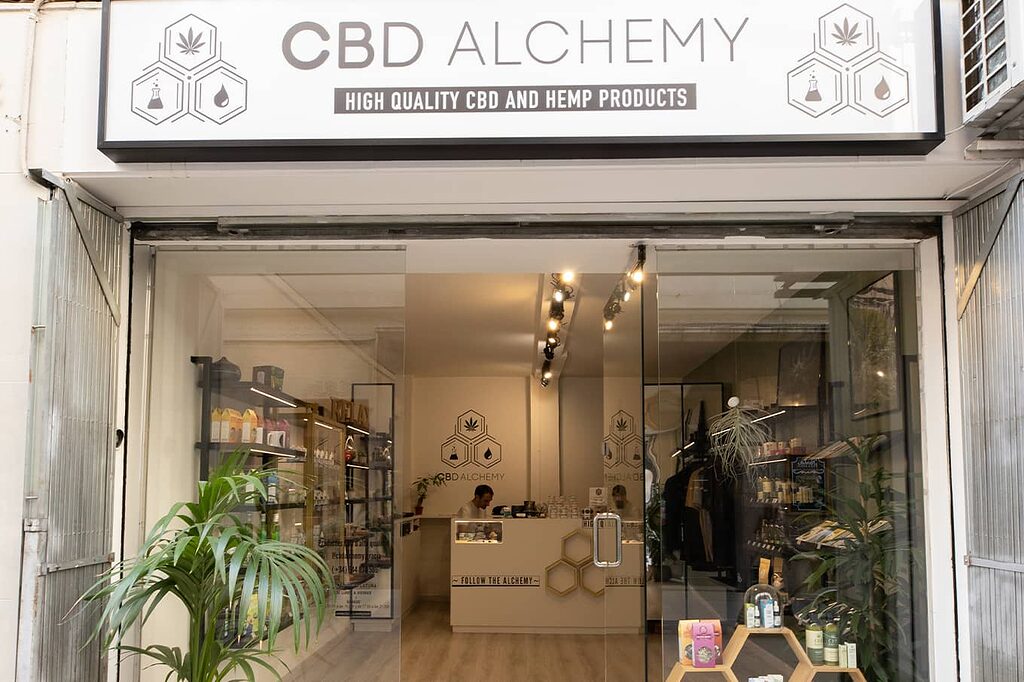 Physical CBD stores in Spain: experience and quality at your fingertips.