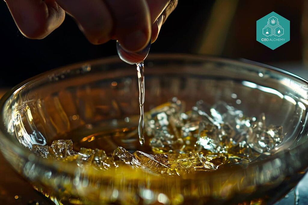 Verwandeln Sie CBD-Kristalle in CBD-Öl mit Kokosnuss- oder Olivenöl für eine persönliche Dosis Wellness.