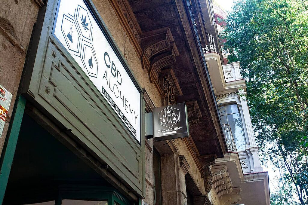 Savourez l'excellence au CBD Shop Princesa, le cœur de Barcelone.