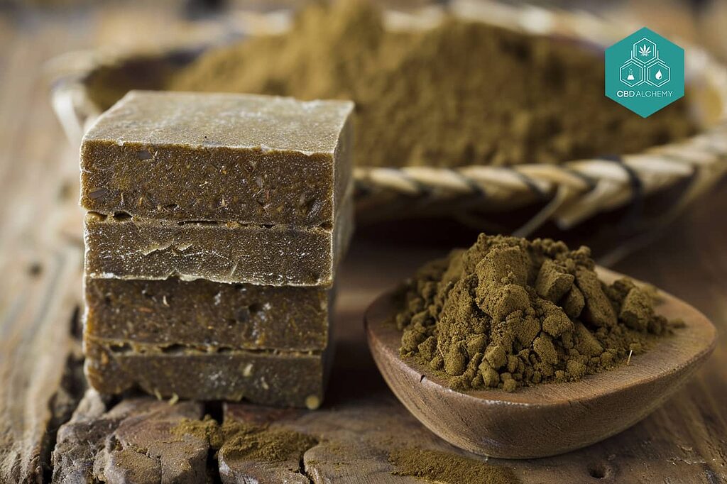 Moroccan hashish: A classic appreciated for its mild intensity.