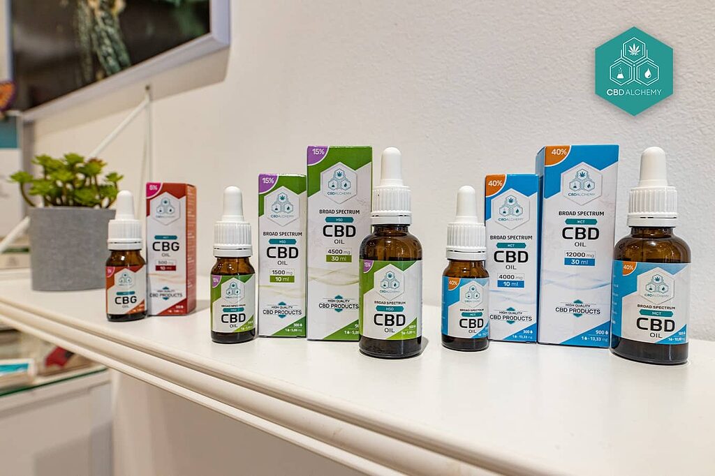 Imagen de una farmacia con productos de aceite de cannabis medicinal en exhibición.